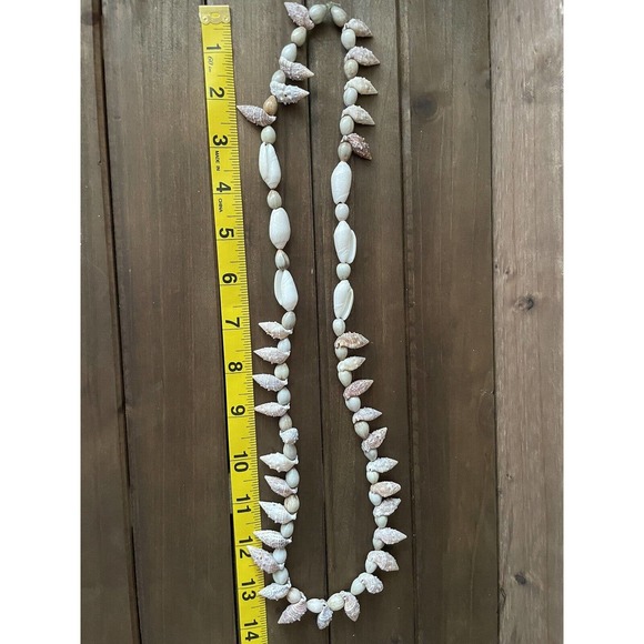 Vintage Shell Lei - Necklace - Rare LARGE Shells - 30” - Picture 6 of 8